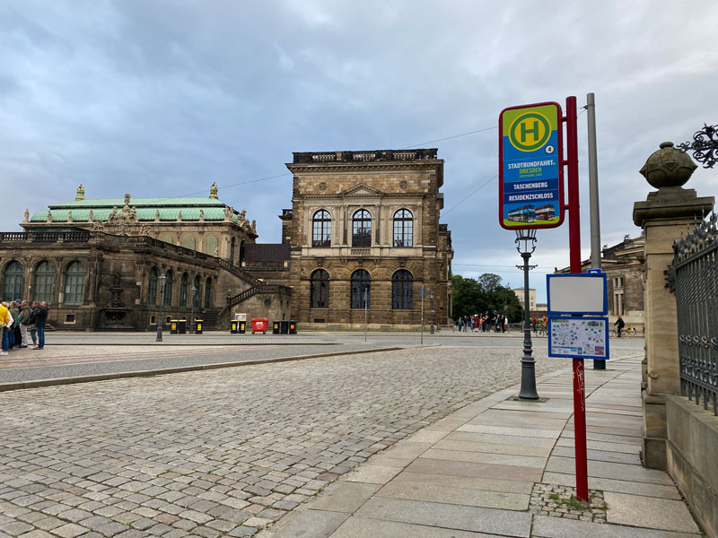 Hop-On Hop-Off bus Dresden met tieners