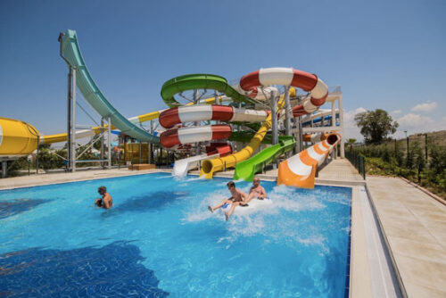 Hotel-met-zwemparadijs-in-Turkije-met-tieners1