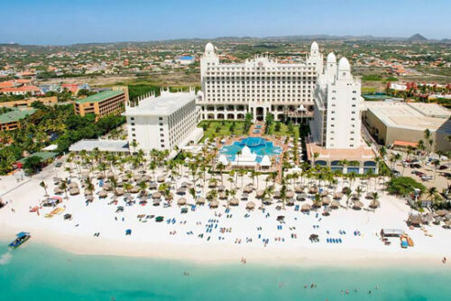 Resort-Aruba-met-tieners