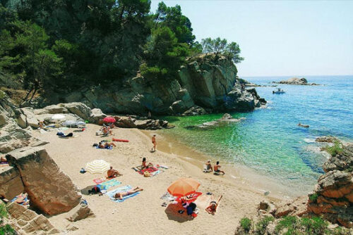 Vakantiepark-Costa-Brava-met-tieners