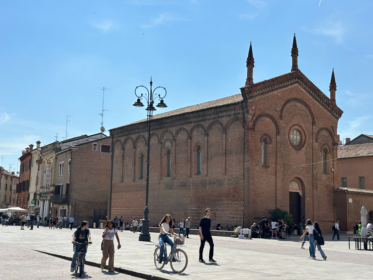 Fietsen door Ferrara